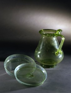 12. Pompei Coppe e Brocca in vetro verde