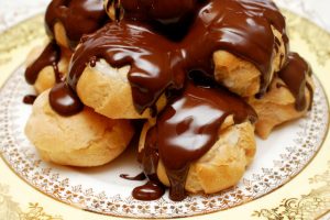 profiterol-cu-crema-de-lamaie-1